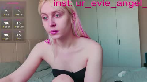 Evelyn online show from 03.22.26