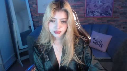 kitty_fox_b online show from 01.07.25