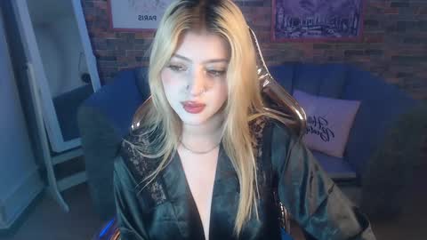 kitty_fox_b online show from 01.07.25