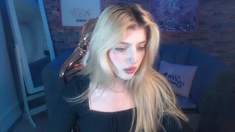 kitty_fox_b online show from 01.08.25