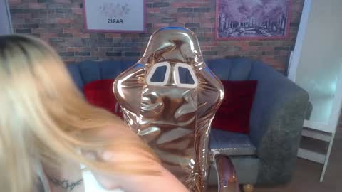 kitty_fox_b online show from 01.27.25