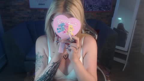 kitty_fox_b online show from 02.01.25