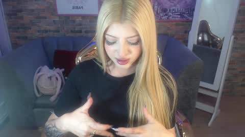 kitty_fox_b online show from 02.06.25