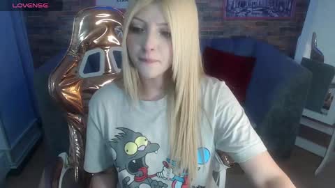 kitty_fox_b online show from 02.24.25