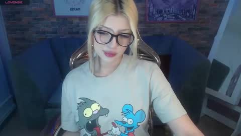 kitty_fox_b online show from 03.10.25