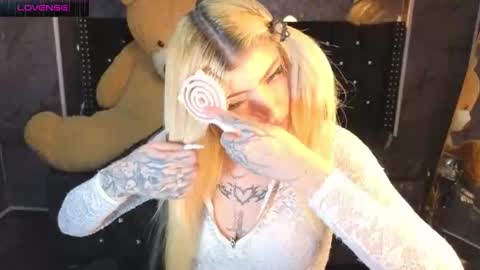 kitty_fox_b online show from 02.17.26