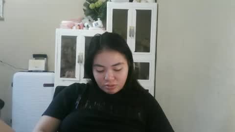 Snapshot of kitty_fussy chatting on 11.05.25 kitty_fussy online show from 11.05.25