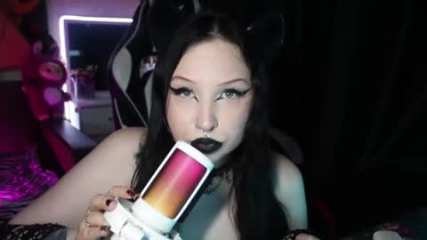 Snapshot of kitty_goth chatting on 07.17.26 Hey Im Ellie if you like me and like my show give me a thumbs up hehe online show from 07.17.26