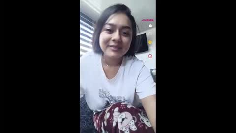 Snapshot of kitty_hottt_ chatting on 10.02.25 giss online show from 10.02.25