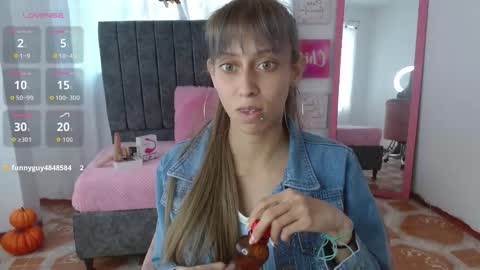 Snapshot of kitty_seducction chatting on 10.25.25 Aleja online show from 10.25.25