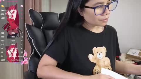 Snapshot of kittybabe0528 chatting on 10.21.25 kittybabe0528 online show from 10.21.25