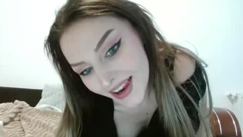 Snapshot of kittyblackcat chatting on 04.15.26 Kitty online show from 04.15.26