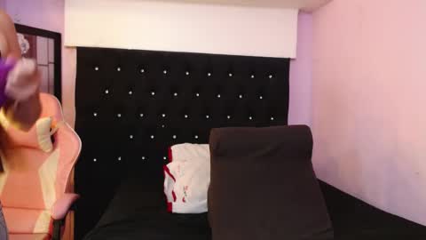 Snapshot of kittybonx chatting on 10.04.25 paola online show from 10.04.25