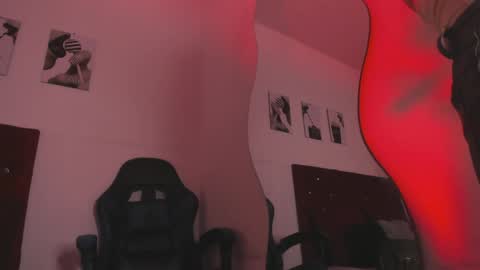 Snapshot of kittystar18 chatting on 05.21.26 kitty online show from 05.21.26