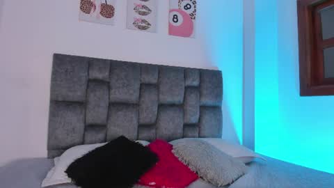 Snapshot of kittystar18 chatting on 06.10.26 kitty online show from 06.10.26