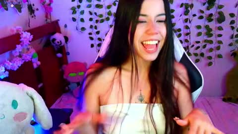 Snapshot of kittyuwu_ chatting on 10.01.25 Kittyuwu online show from 10.01.25