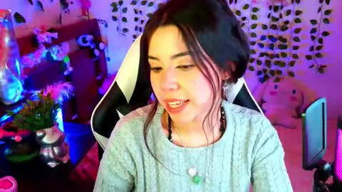 Snapshot of kittyuwu_ chatting on 11.04.25 Kittyuwu online show from 11.04.25