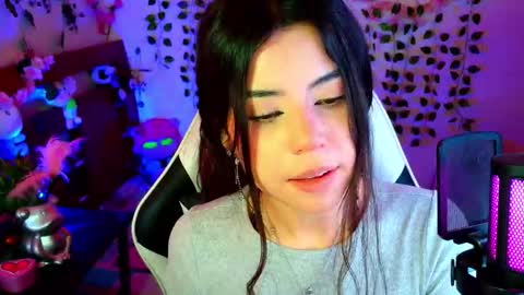 Snapshot of kittyuwu_ chatting on 11.12.25 Kittyuwu online show from 11.12.25