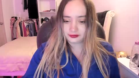 Snapshot of kittywantslove23 chatting on 10.11.25 kittywantslove23 online show from 10.11.25