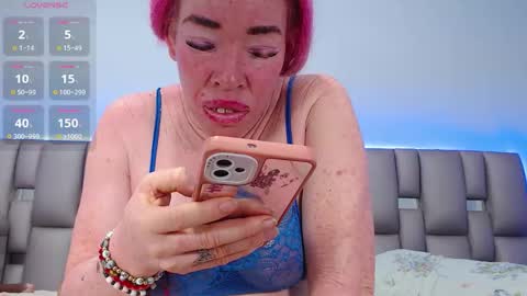 kittywhiteass online show from 11.30.25