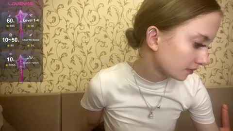 kittywithu online show from 09.17.25