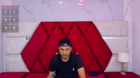 Snapshot of kity_spiderr chatting on 11.18.25 Luisa y Jairo online show from 11.18.25