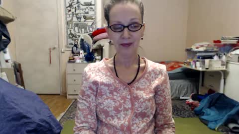 Snapshot of kiuminberry chatting on 01.22.25 KiuminBerry online show from 01.22.25