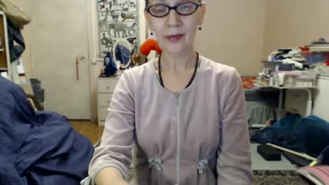 Snapshot of kiuminberry chatting on 02.23.25 KiuminBerry online show from 02.23.25