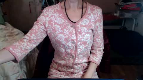 Snapshot of kiuminberry chatting on 10.09.25 KiuminBerry online show from 10.09.25