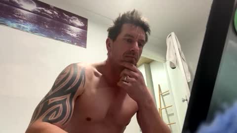 Snapshot of kiwibuzzer chatting on 10.28.25 Champ online show from 10.28.25