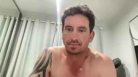 Snapshot of kiwibuzzer chatting on 10.30.25 Champ online show from 10.30.25