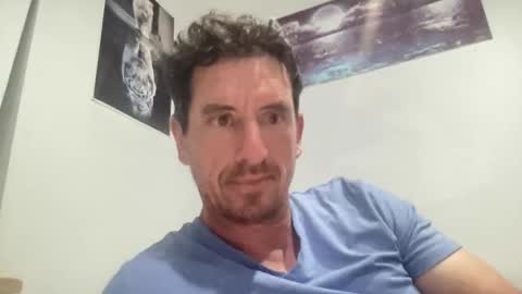 Snapshot of kiwibuzzer chatting on 11.02.25 Champ online show from 11.02.25