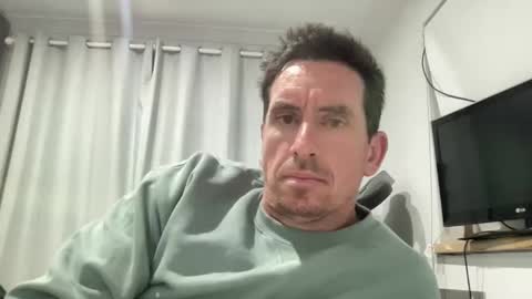 Snapshot of kiwibuzzer chatting on 11.08.25 Champ online show from 11.08.25