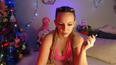 Snapshot of klaras_xxx chatting on 12.13.24 Klara online show from 12.13.24