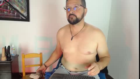 Klarck  online show from 03.08.25