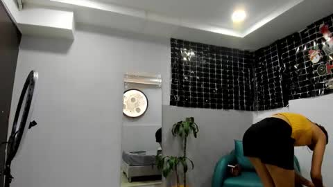 klariz09 online show from 12.15.25