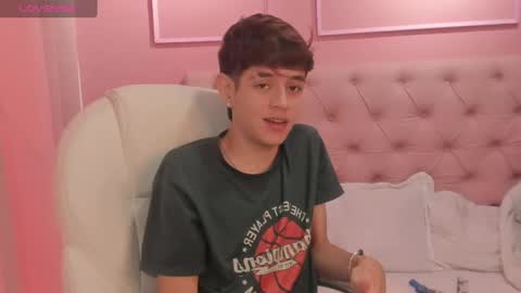 Snapshot of klaus_sunrise_xx chatting on 12.12.24 KLAUS online show from 12.12.24