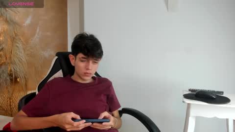 Snapshot of klaus_sunrise_xx chatting on 12.14.24 KLAUS online show from 12.14.24