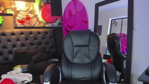 Snapshot of klaus_sunrise_xx chatting on 01.10.25 KLAUS online show from 01.10.25