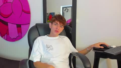 Snapshot of klaus_sunrise_xx chatting on 01.18.25 KLAUS online show from 01.18.25