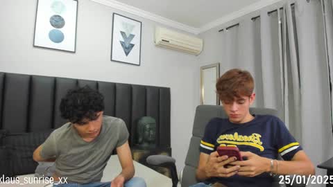 Snapshot of klaus_sunrise_xx chatting on 01.25.25 KLAUS online show from 01.25.25