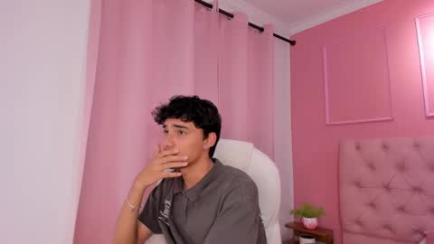 Snapshot of klaus_sunrise_xx chatting on 01.29.25 KLAUS online show from 01.29.25