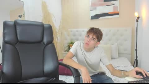 Snapshot of klaus_sunrise_xx chatting on 01.31.25 KLAUS online show from 01.31.25