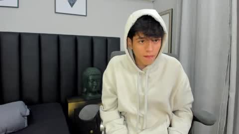 Snapshot of klaus_sunrise_xx chatting on 02.22.25 KLAUS online show from 02.22.25