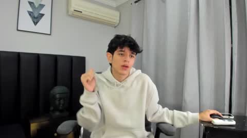 Snapshot of klaus_sunrise_xx chatting on 02.27.25 KLAUS online show from 02.27.25