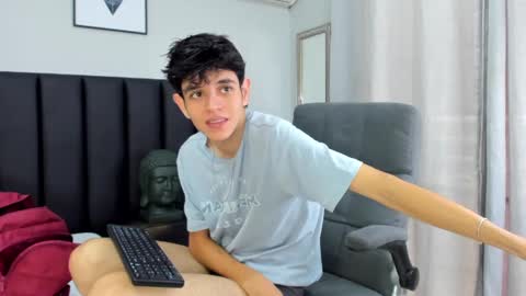 Snapshot of klaus_sunrise_xx chatting on 02.28.25 KLAUS online show from 02.28.25