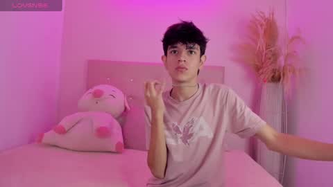 Snapshot of klaus_sunrise_xx chatting on 03.07.25 KLAUS online show from 03.07.25