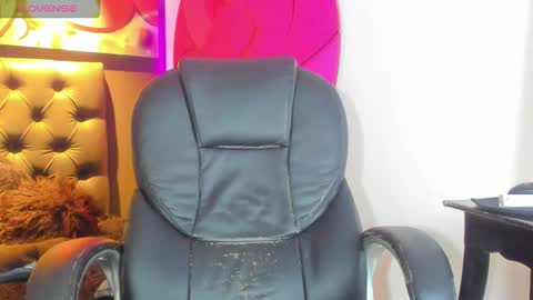 Snapshot of klaus_sunrise_xx chatting on 09.23.25 KLAUS online show from 09.23.25