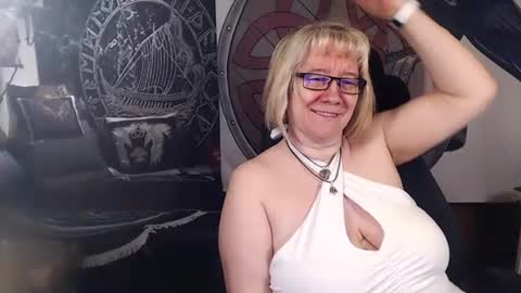 Michelle online show from 02.02.25