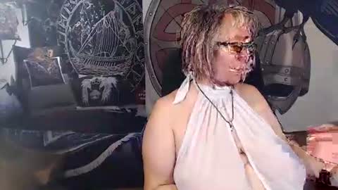 Snapshot of kleiner_teufel chatting on 10.01.25 Michelle online show from 10.01.25